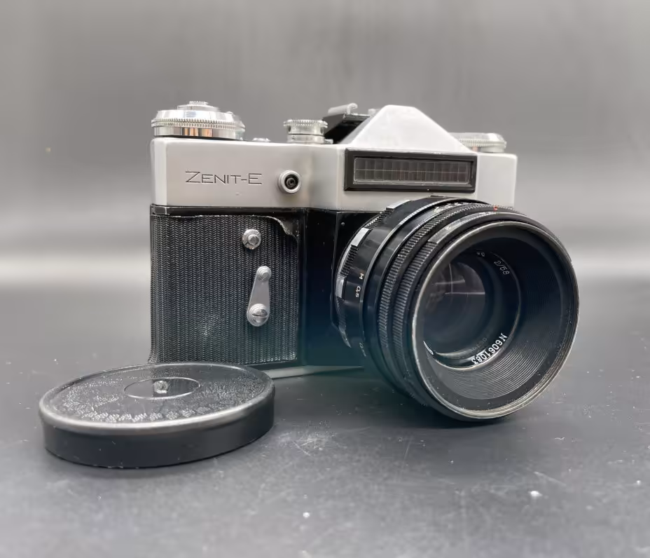Фотоаппарат "Зенит-Е" с объективом "Гелиос-44", Красногорский механический завод (КМЗ)