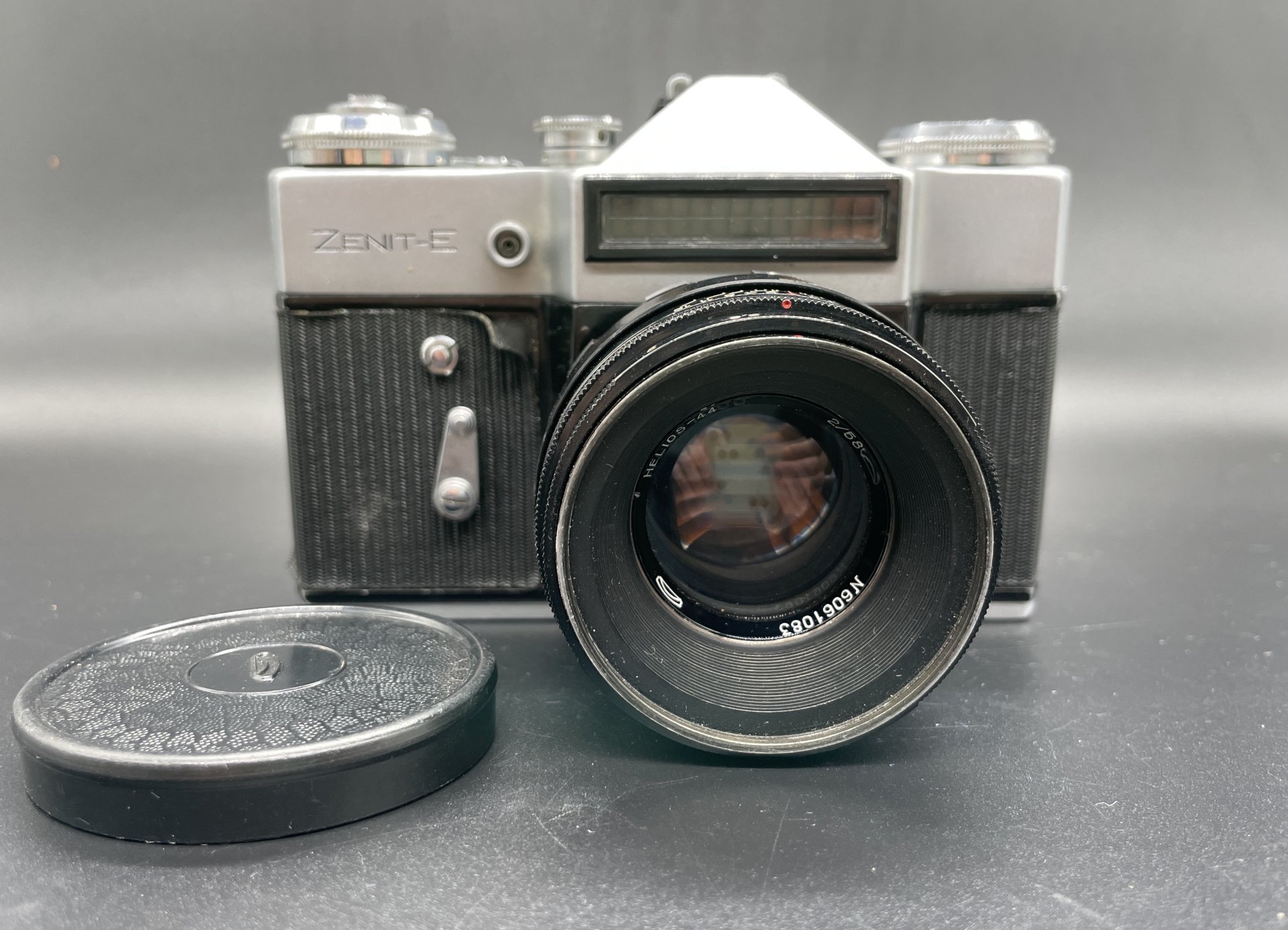Фотоаппарат "Зенит-Е" с объективом "Гелиос-44", Красногорский механический завод (КМЗ)