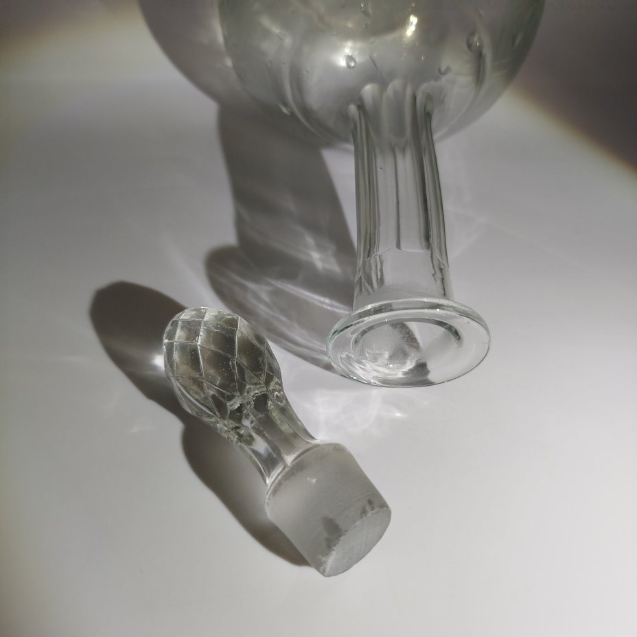 Графин (штоф) с рельефным декором