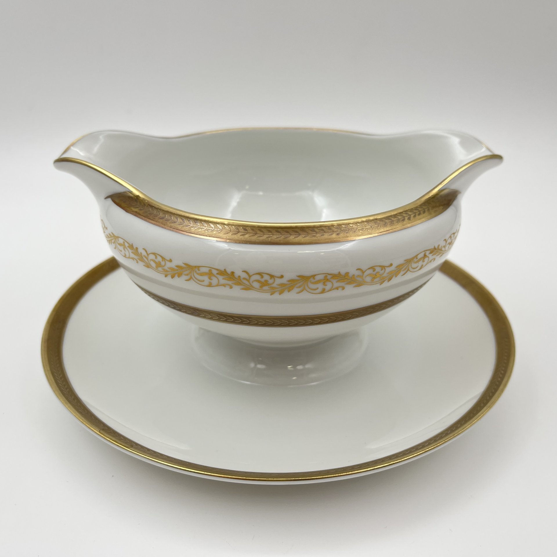 Соусник с растительным декором, серия "Charleroi-Bruxelles", фарфор, золочение, Tirschenreuth, Германия, 1969-1990 гг.