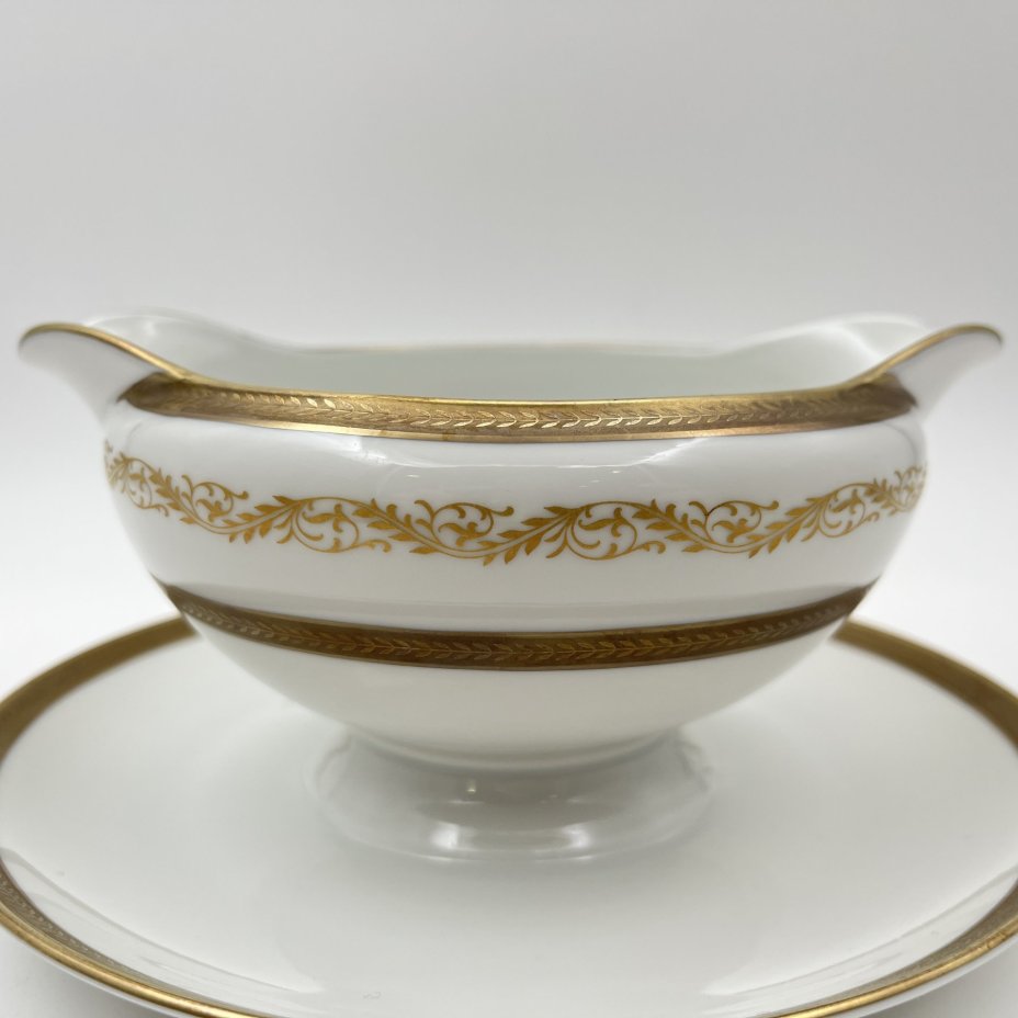 Соусник с растительным декором, серия "Charleroi-Bruxelles", фарфор, золочение, Tirschenreuth, Германия, 1969-1990 гг.