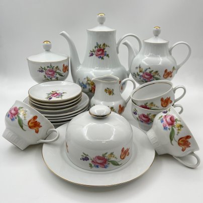 Сервиз чайно-кофейный "Мейсенский букет" на 4 персоны (17 предметов), фарфор, деколь, золочение, Graf Von Henneberg Porzellan, 1777 Jlmenau, ГДР, 1977-1990 гг.