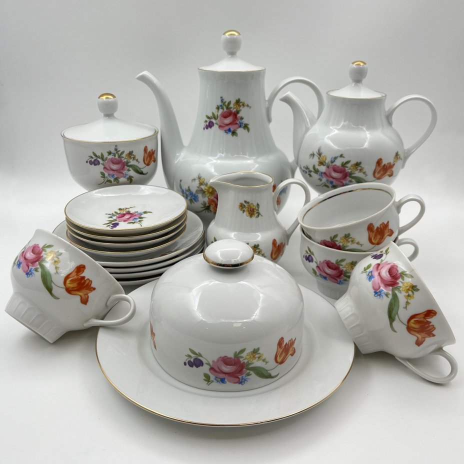 Сервиз чайно-кофейный "Мейсенский букет" на 4 персоны (17 предметов), фарфор, деколь, золочение, Graf Von Henneberg Porzellan, 1777 Jlmenau, ГДР, 1977-1990 гг.