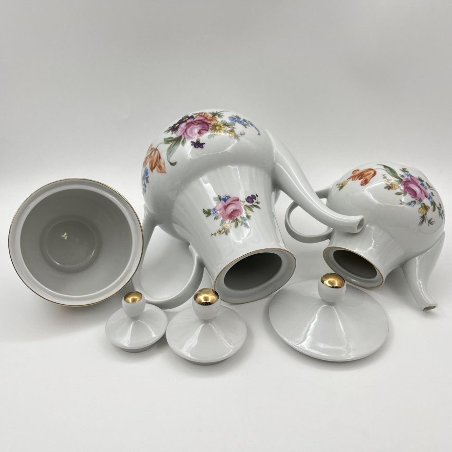 Сервиз чайно-кофейный "Мейсенский букет" на 4 персоны (17 предметов), фарфор, деколь, золочение, Graf Von Henneberg Porzellan, 1777 Jlmenau, ГДР, 1977-1990 гг.