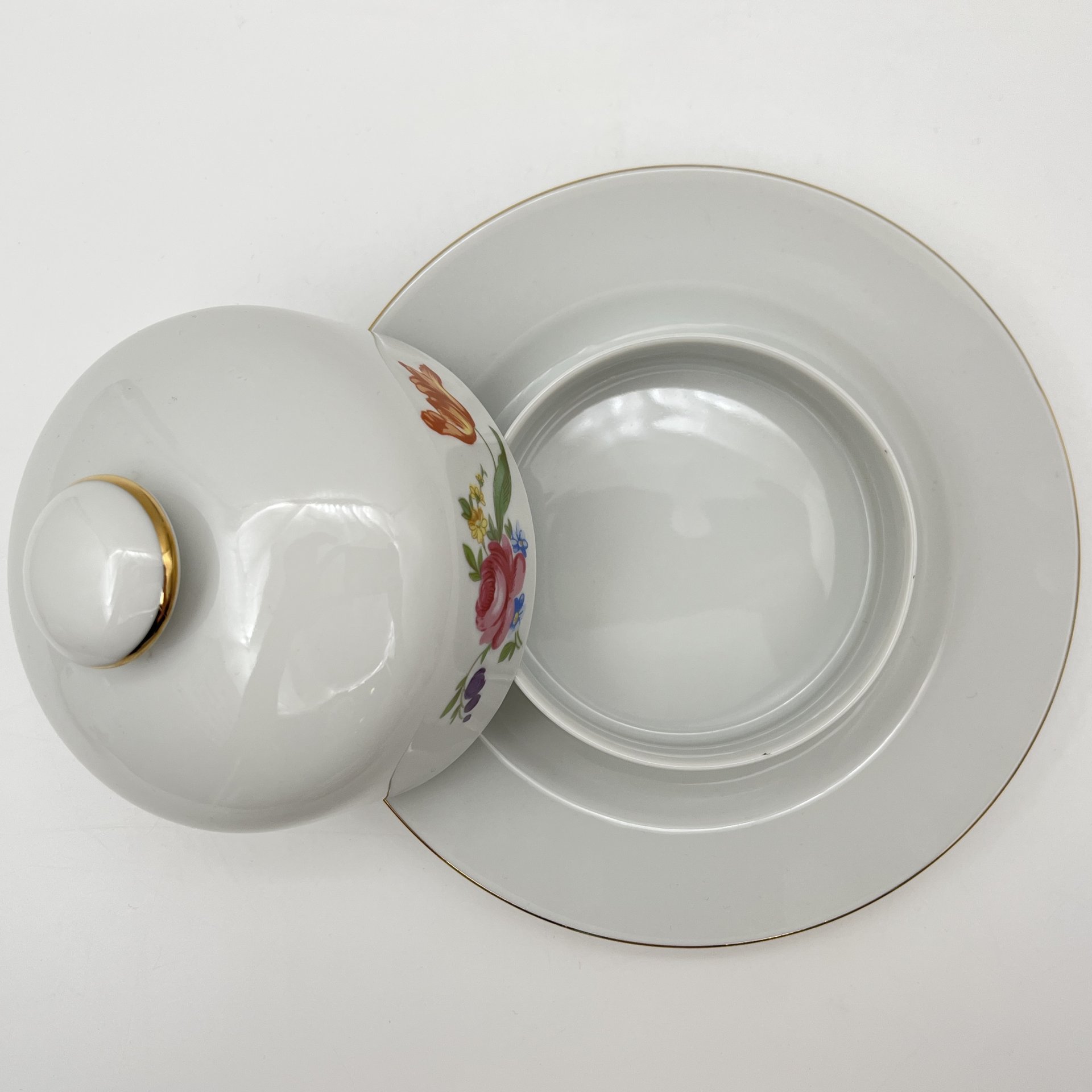 Сервиз чайно-кофейный "Мейсенский букет" на 4 персоны (17 предметов), фарфор, деколь, золочение, Graf Von Henneberg Porzellan, 1777 Jlmenau, ГДР, 1977-1990 гг.