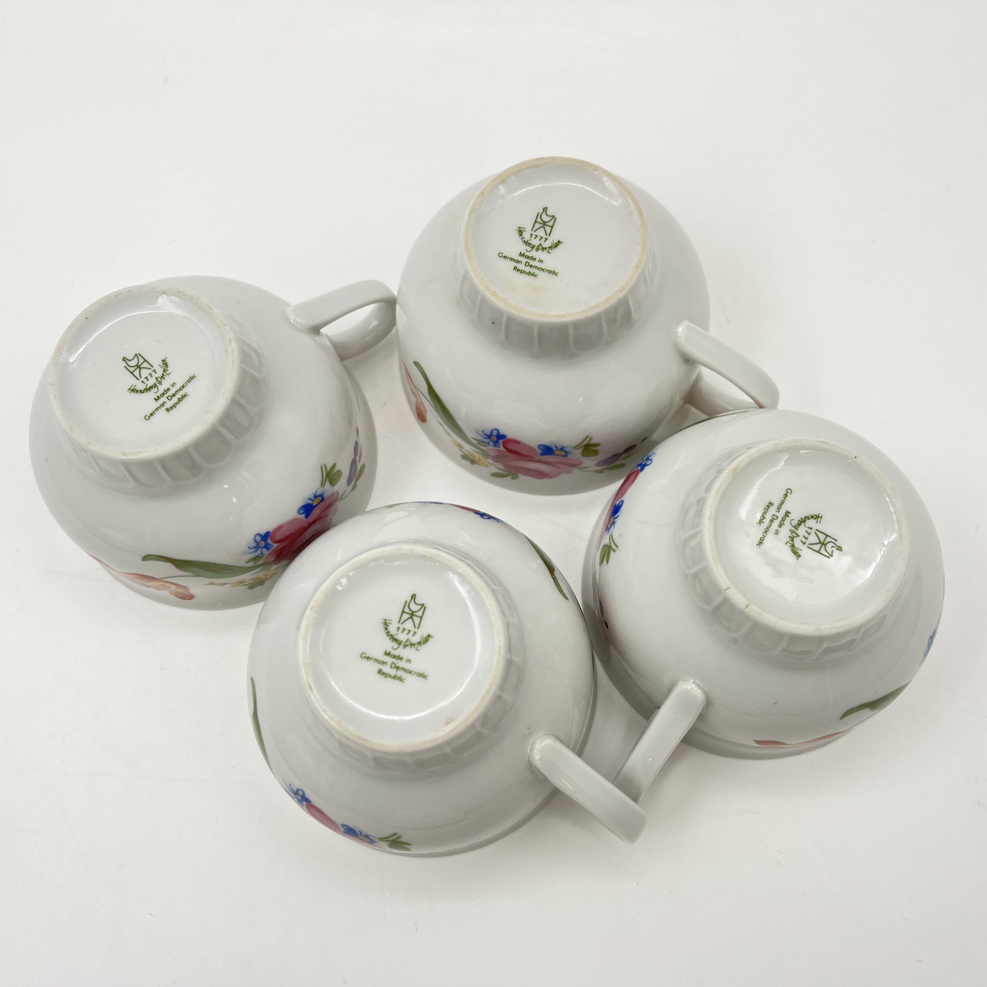 Сервиз чайно-кофейный "Мейсенский букет" на 4 персоны (17 предметов), фарфор, деколь, золочение, Graf Von Henneberg Porzellan, 1777 Jlmenau, ГДР, 1977-1990 гг.