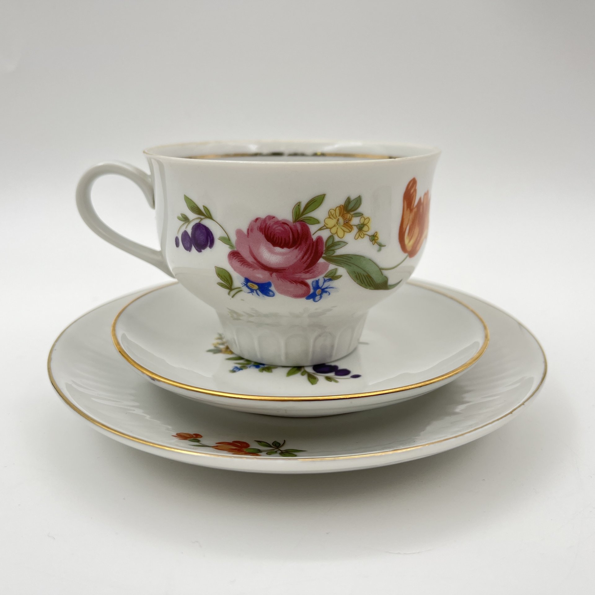 Сервиз чайно-кофейный "Мейсенский букет" на 4 персоны (17 предметов), фарфор, деколь, золочение, Graf Von Henneberg Porzellan, 1777 Jlmenau, ГДР, 1977-1990 гг.
