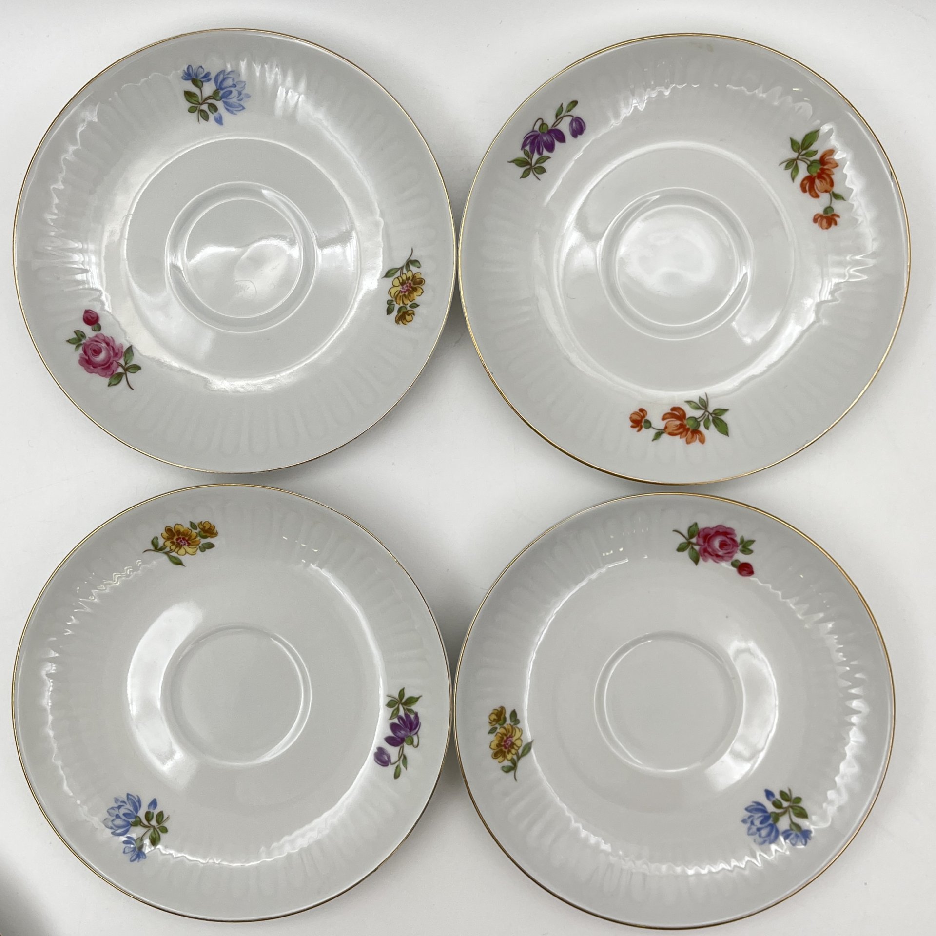 Сервиз чайно-кофейный "Мейсенский букет" на 4 персоны (17 предметов), фарфор, деколь, золочение, Graf Von Henneberg Porzellan, 1777 Jlmenau, ГДР, 1977-1990 гг.