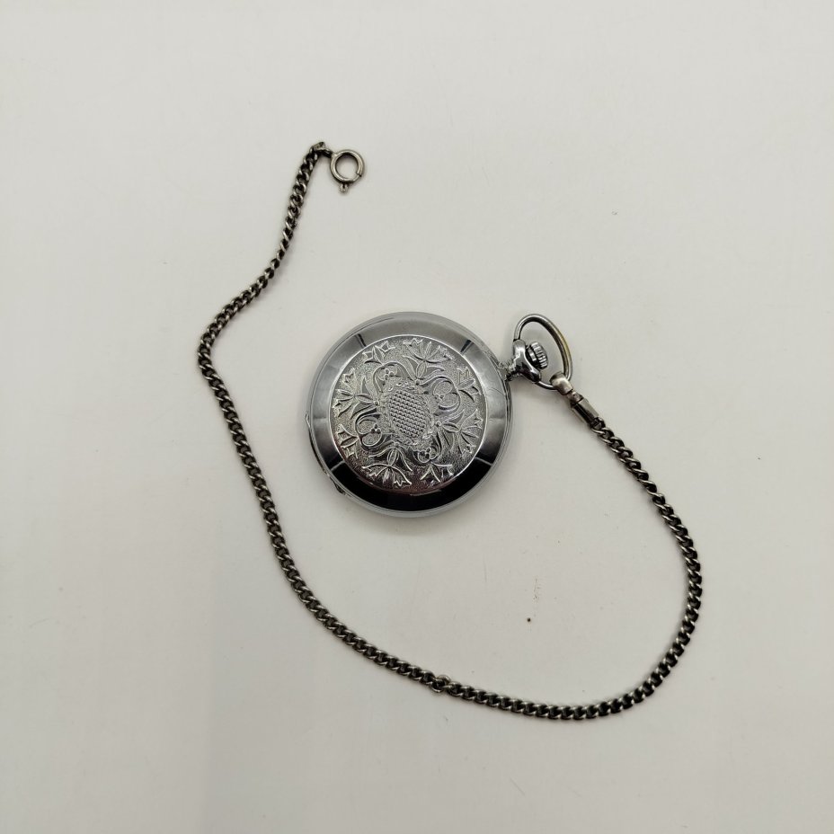 Карманные часы "Молния" с ажурным растительным декором, металл, стекло, Челябинский часовой завод «Молния», СССР, 1970-1980 гг.