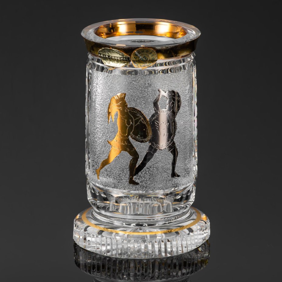 Ваза цилиндрической формы с изображением боя гладиаторов, хрусталь, алмазная грань, золочение, Чехословакия, 1970-1990 гг.
