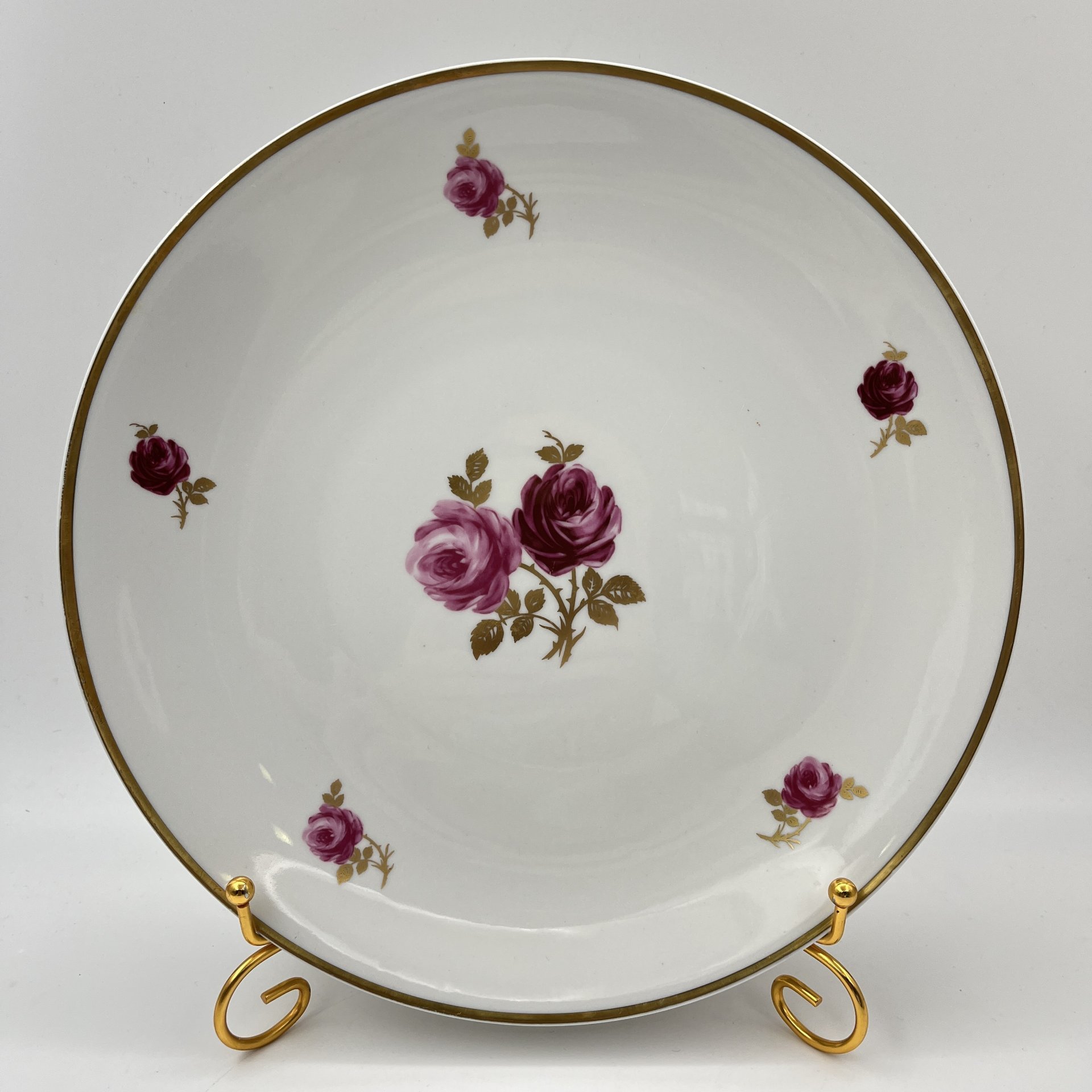 Блюдо с изображением роз