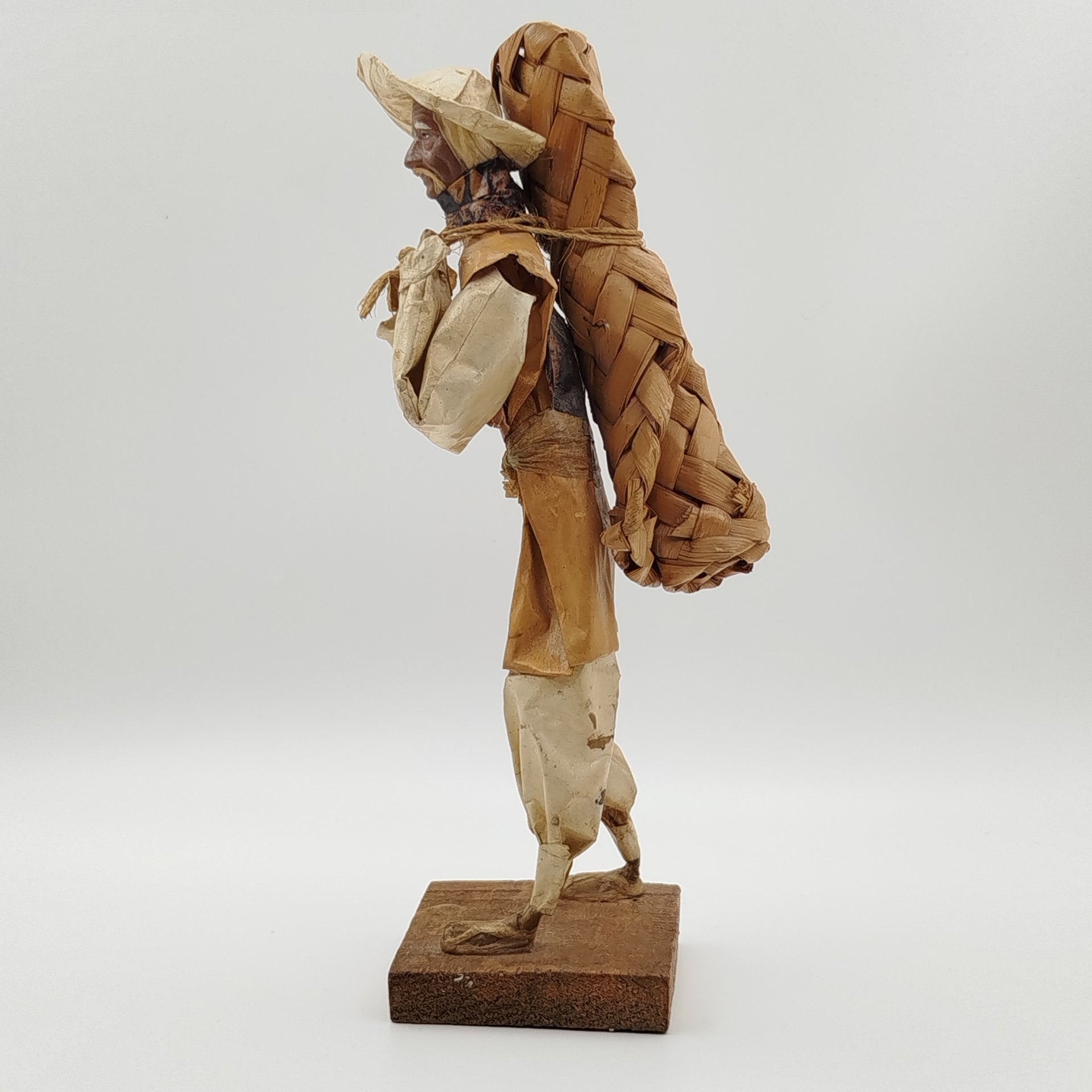 Статуэтка "Мексиканец", картон, бумага, техника картонерия, Мексика, 2000-2015 гг.