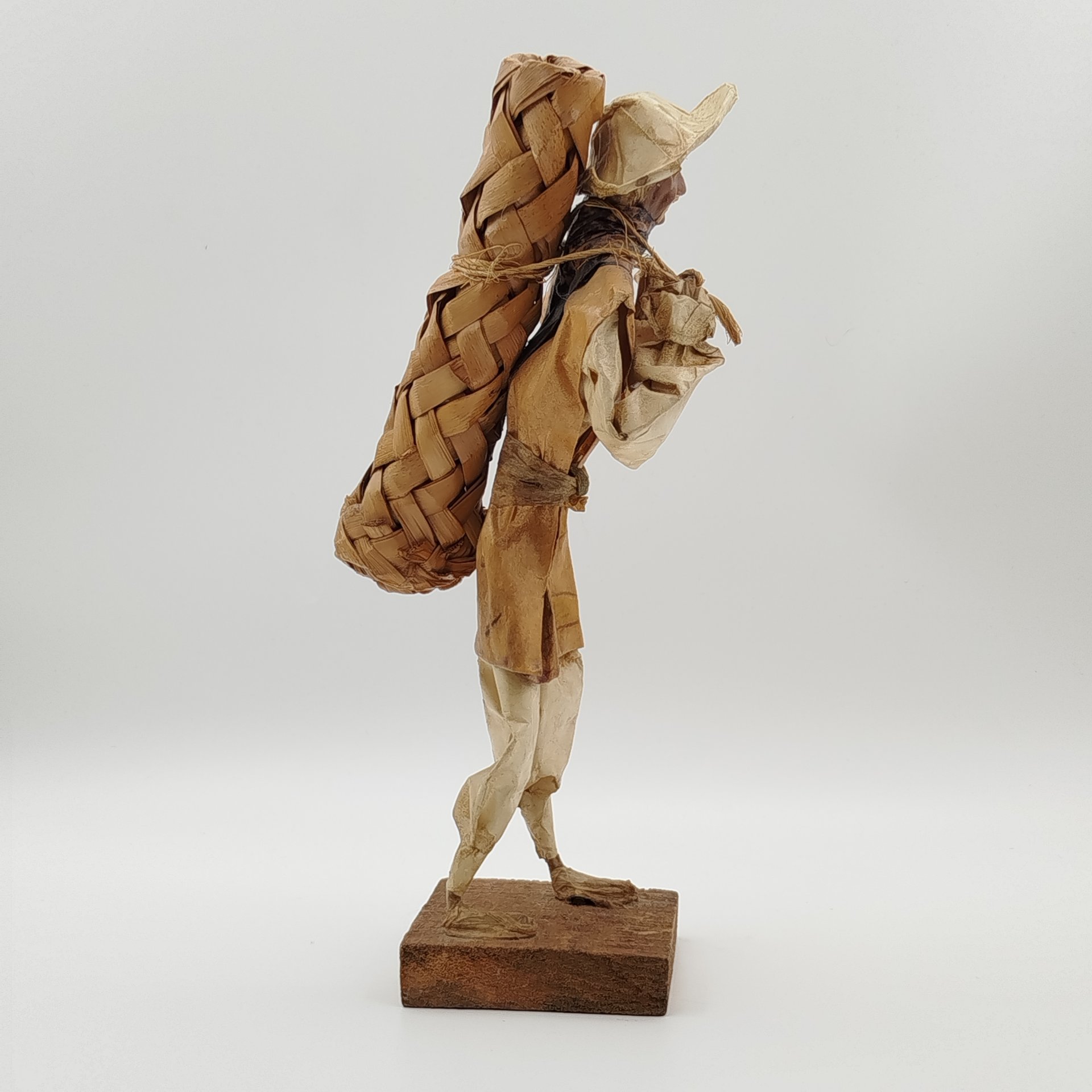 Статуэтка "Мексиканец", картон, бумага, техника картонерия, Мексика, 2000-2015 гг.