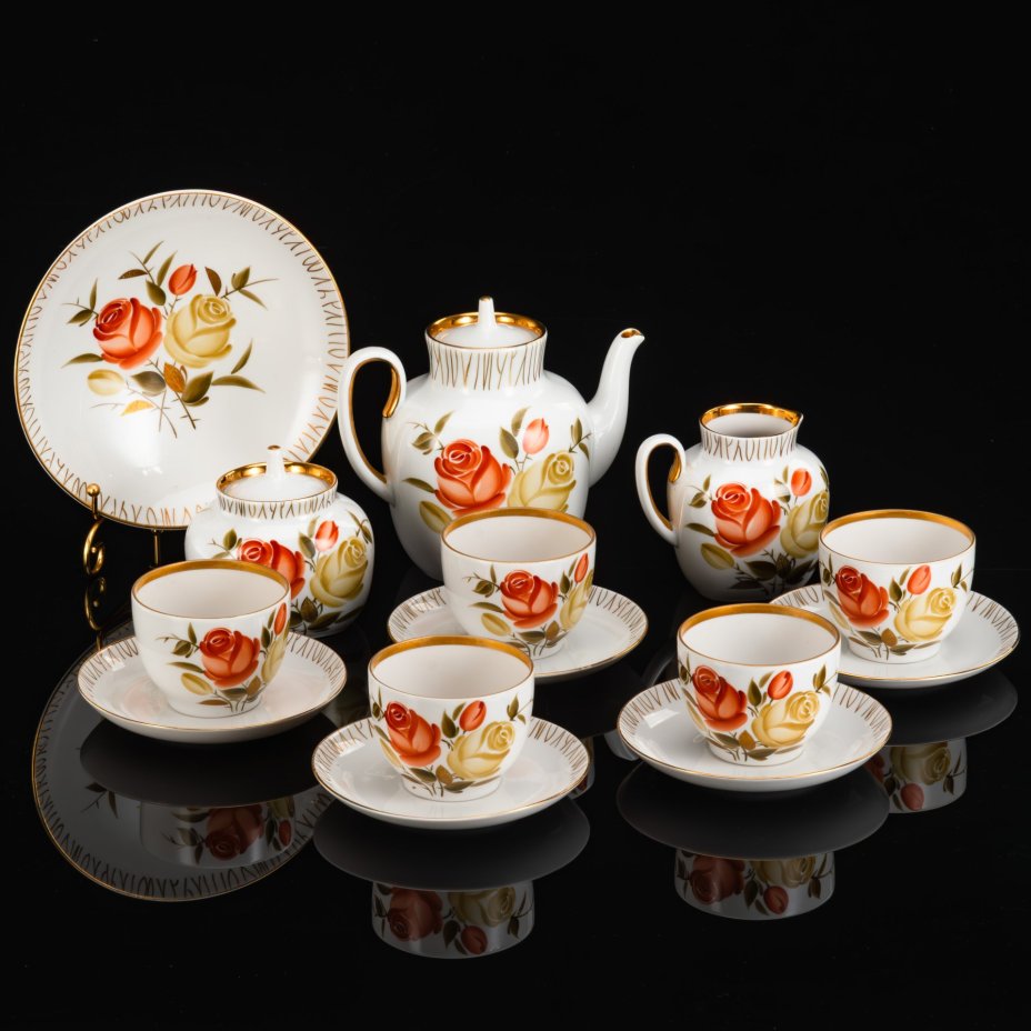 Сервиз "Букет чайных роз" на 5 персон (14 предметов), фарфор, роспись, золочение, Ленинградский фарфоровый завод (ЛФЗ), СССР, 1970-1991 гг.