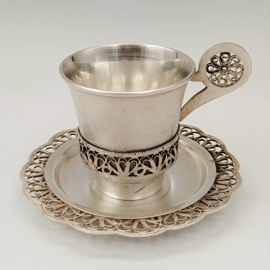 Пара кофейная, украшенная ажурным декором