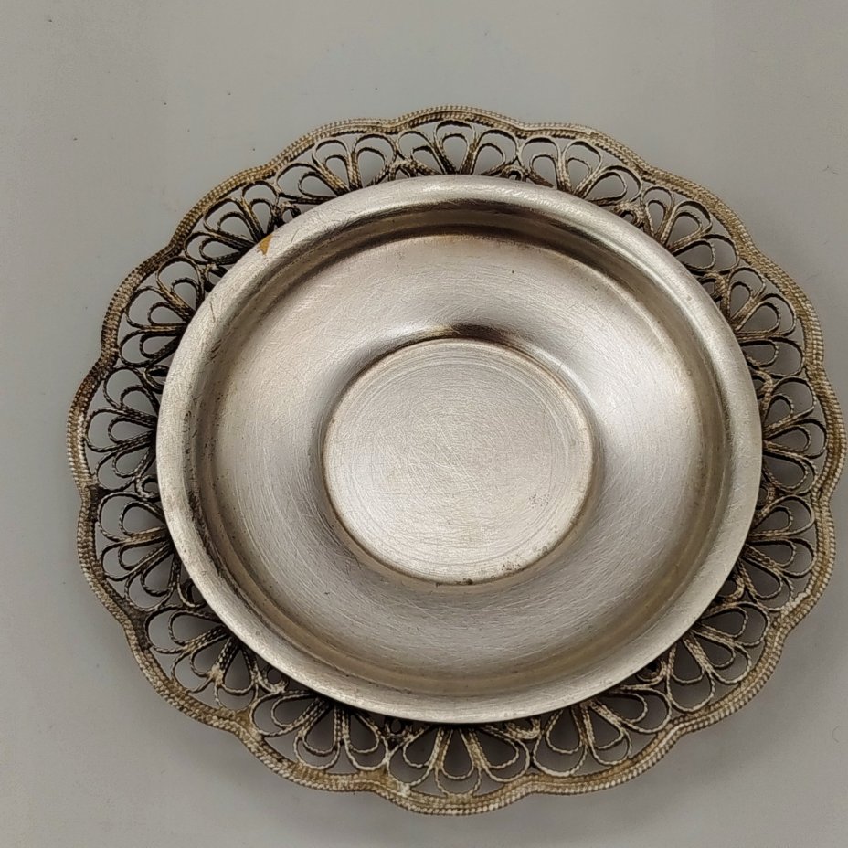 Пара кофейная, украшенная ажурным декором