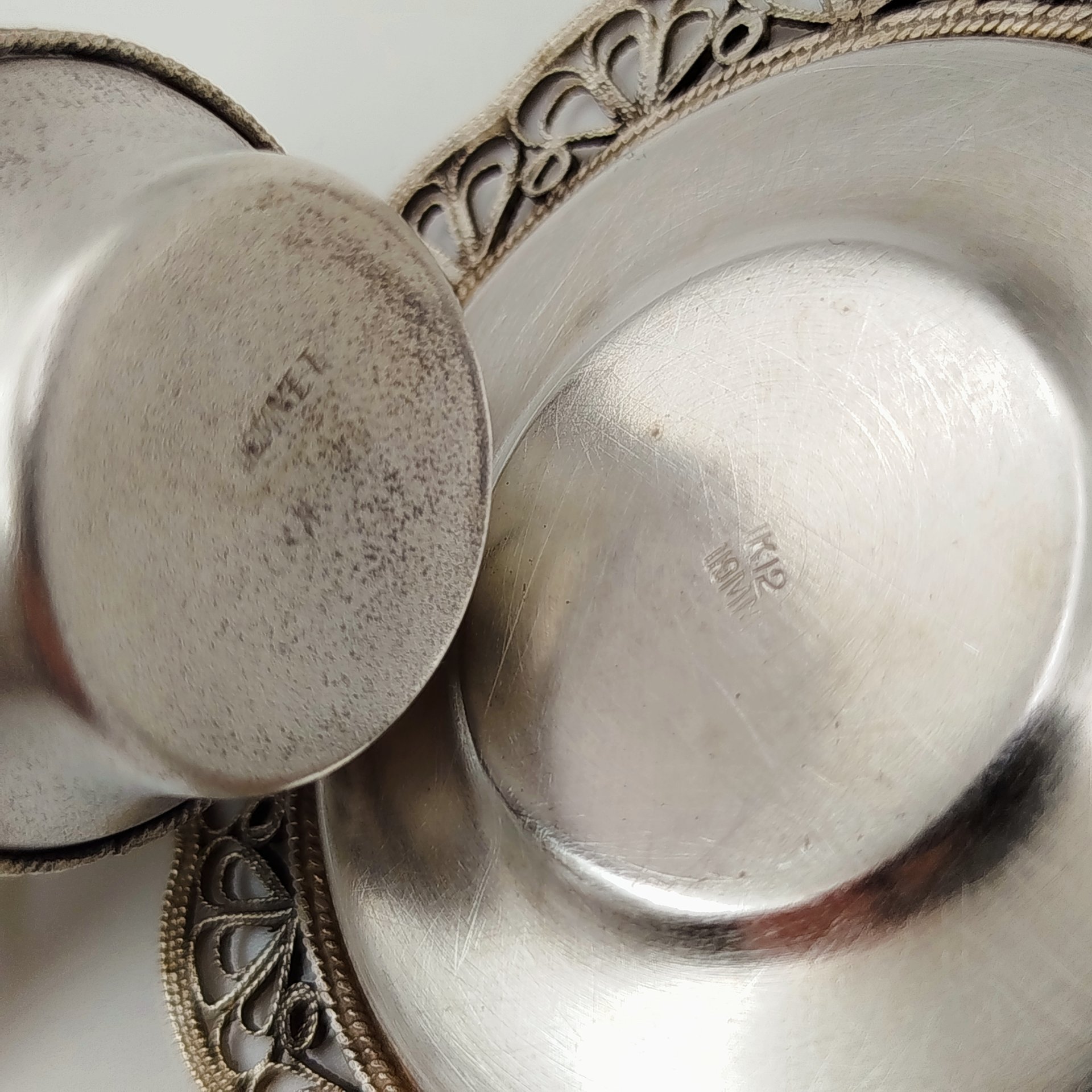 Пара кофейная, украшенная ажурным декором