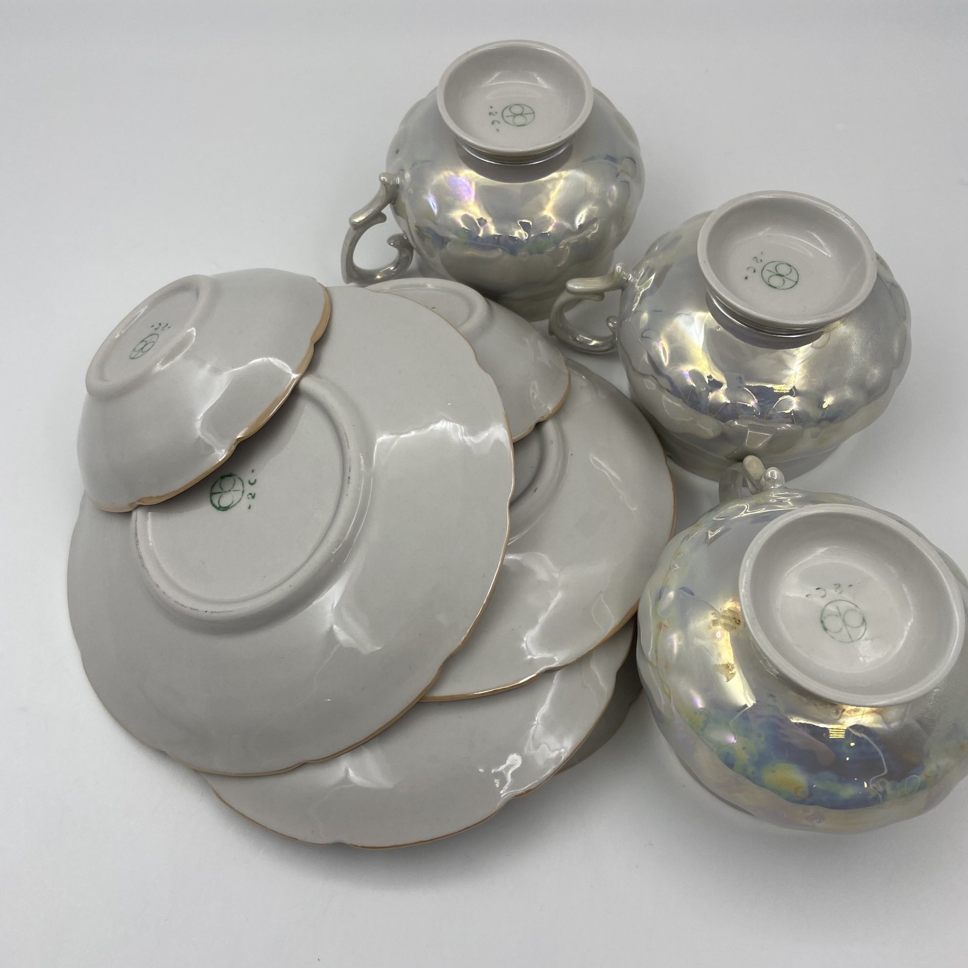 Набор для подачи чая на 3 персоны перламутрового оттенка (9 предметов), фарфор, люстр, Октябрьский фарфорово-фаянсовый завод, СССР, 1964-1991 гг.