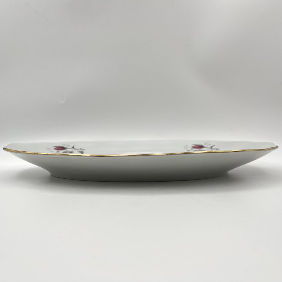 Блюдо, украшенное изображением розы, фарфор, деколь, золочение, Karolina (Фарфоровая мануфактура «Каролина», Польша), Польша, 1980-1990 гг.