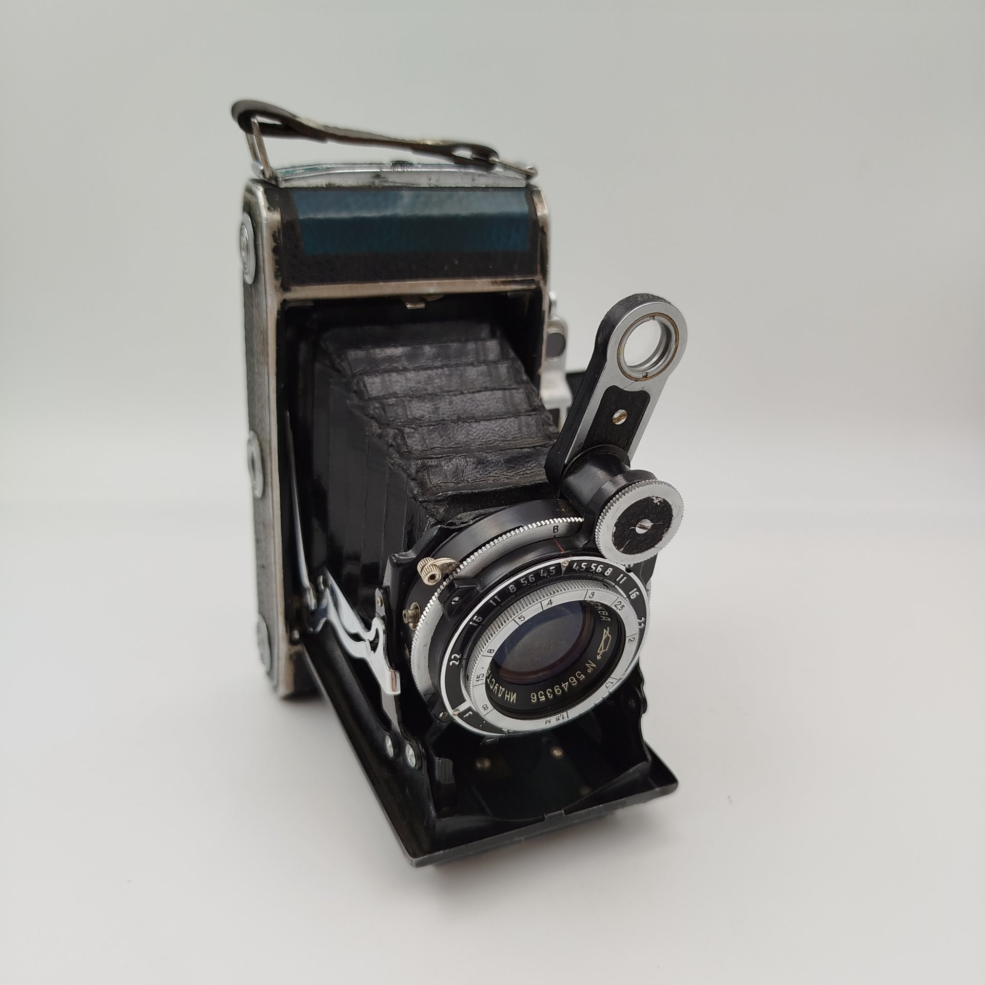 Фотоаппарат "Москва-4" с объективом "Индустар-23" в оригинальном кофре, металл, пластик, кожа, стекло, Красногорский механический завод (КМЗ), СССР, 1955-1958 гг.