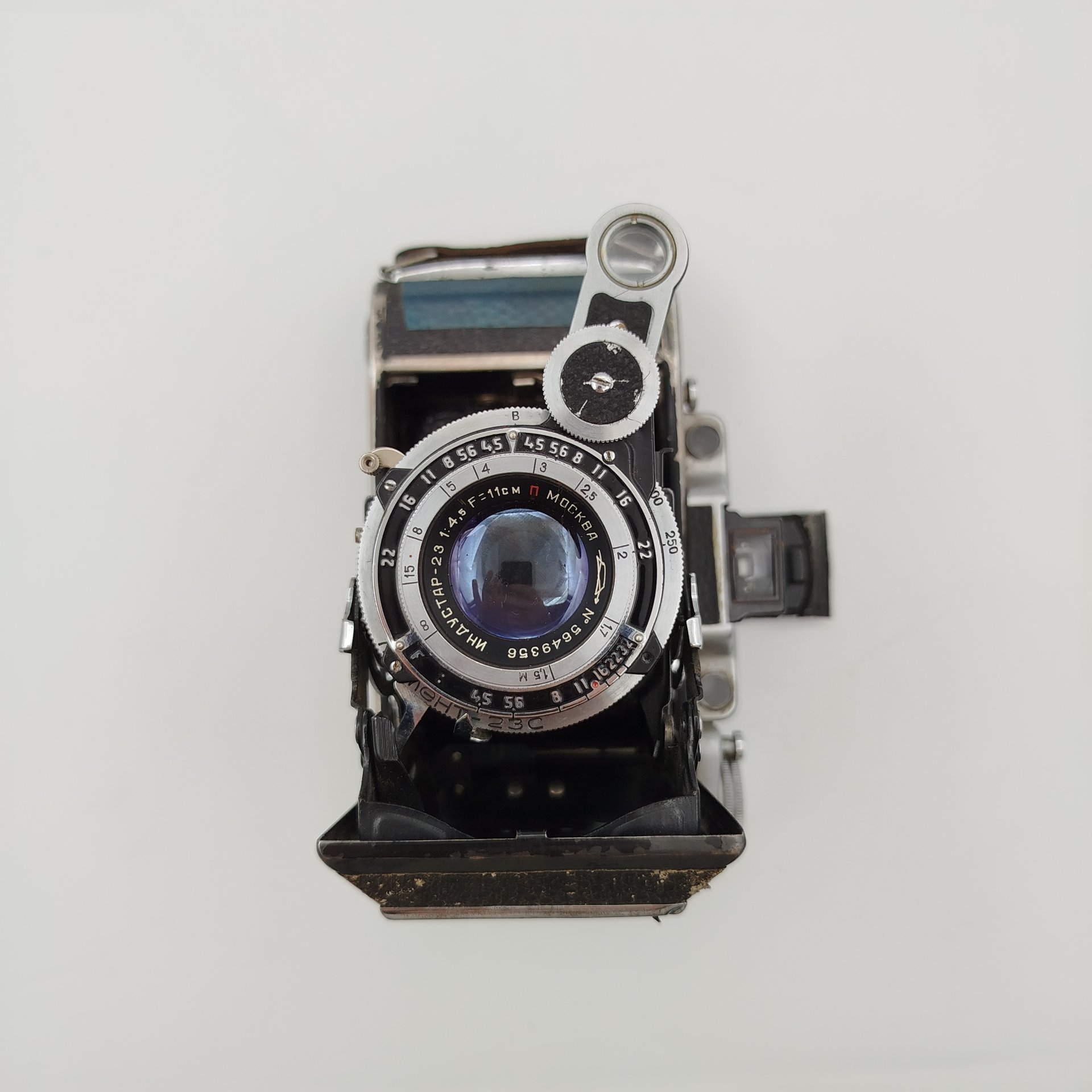 Фотоаппарат "Москва-4" с объективом "Индустар-23" в оригинальном кофре, металл, пластик, кожа, стекло, Красногорский механический завод (КМЗ), СССР, 1955-1958 гг.