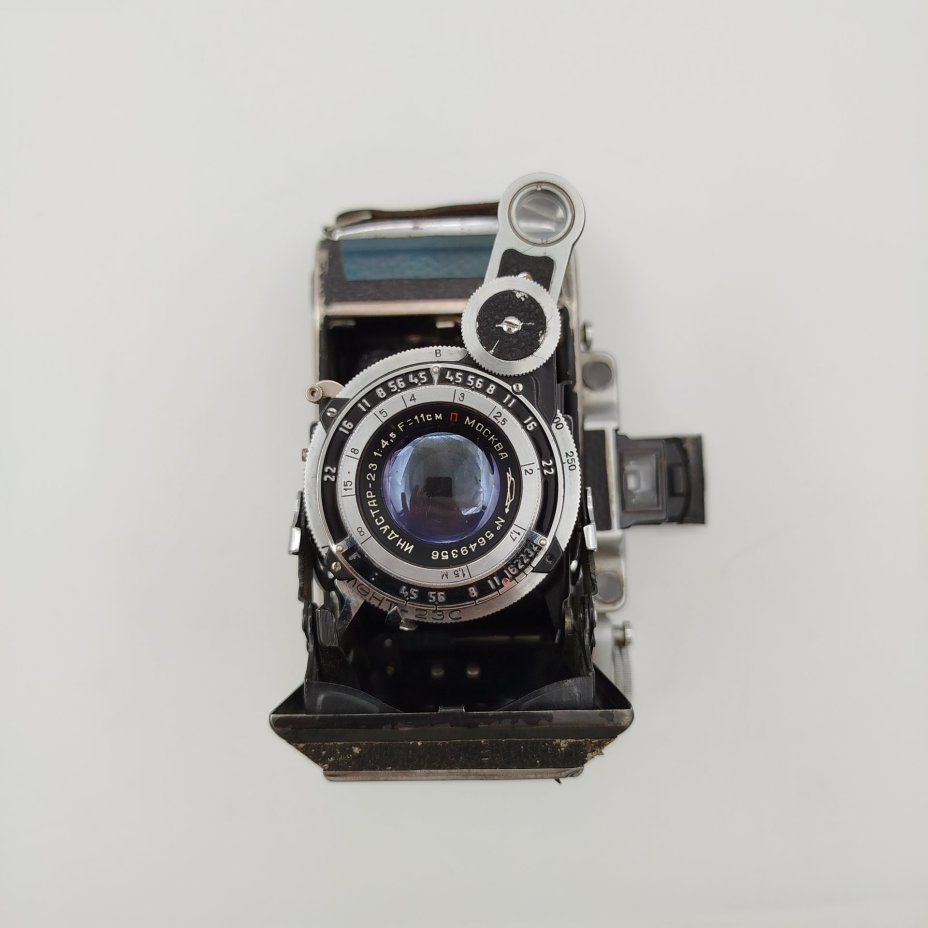 Фотоаппарат "Москва-4" с объективом "Индустар-23" в оригинальном кофре, металл, пластик, кожа, стекло, Красногорский механический завод (КМЗ), СССР, 1955-1958 гг.