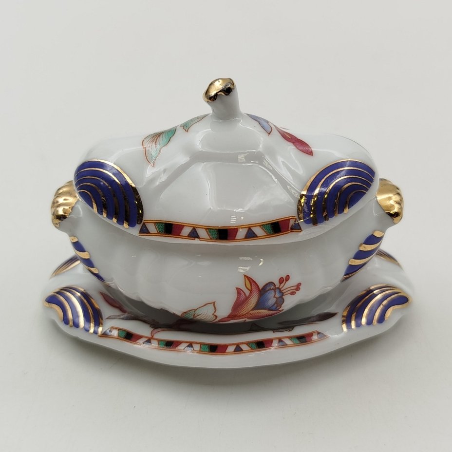 Солонка в виде супницы (миниатюрная), украшенная изображением цветов, "Porcelain Art", фарфор, деколь, золочение, Европа, 1970-2000 гг.