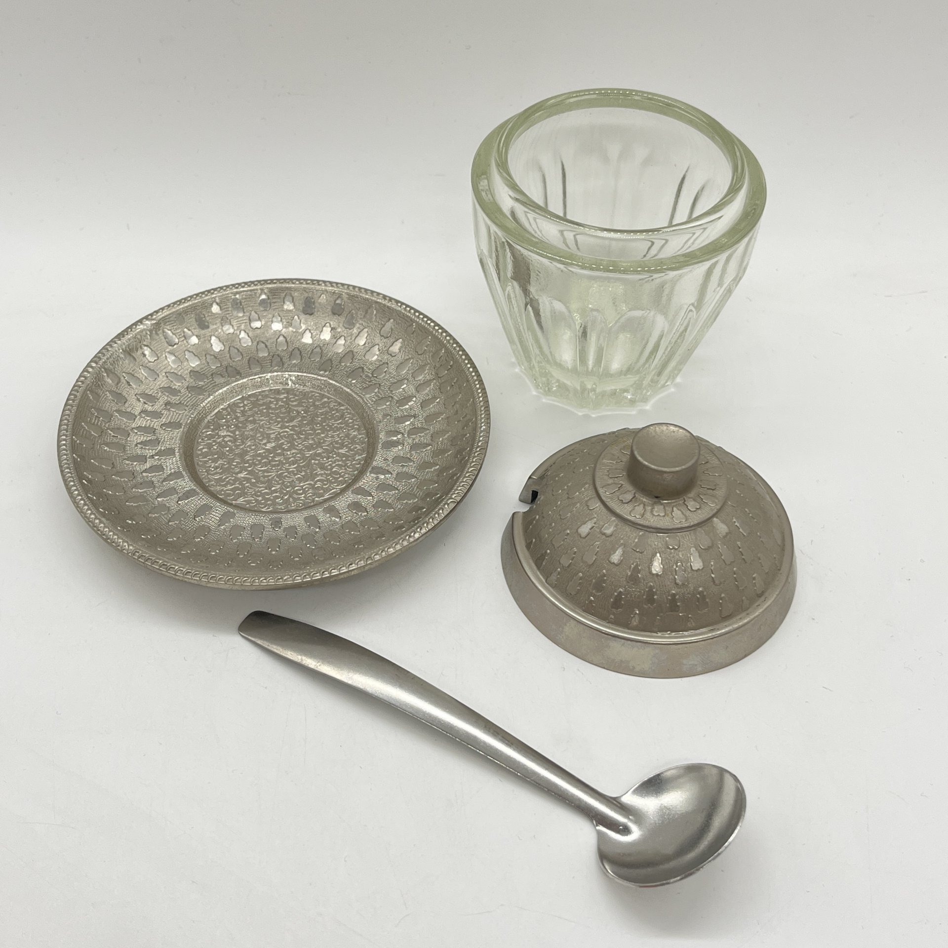 Горчичница с ложечкой на подносе, стекло, металл, СССР, 1960-1990 гг.
