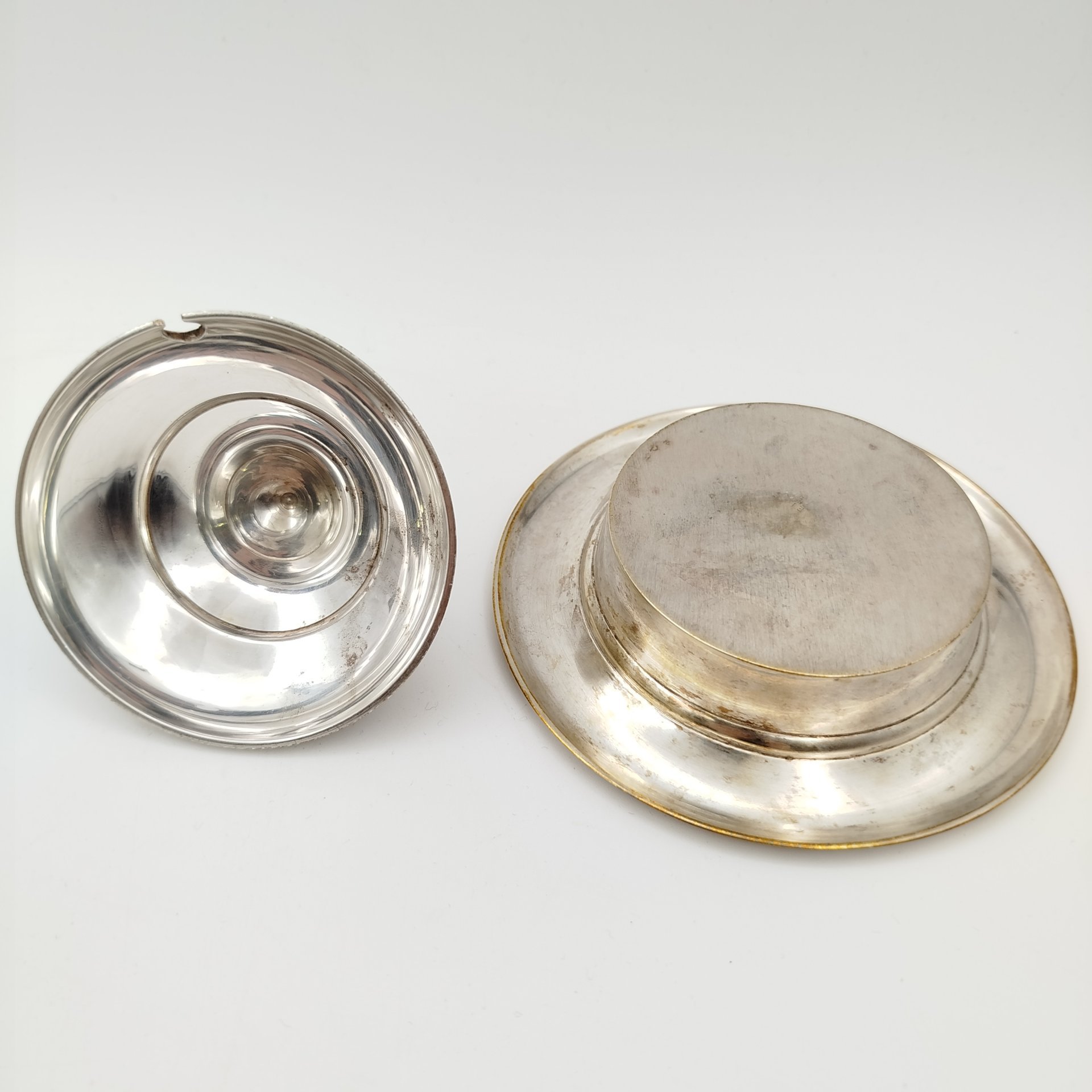 Маслёнка в восточным стиле с флоральным декором, металл, гравировка, Индия, 1970-1990 гг.