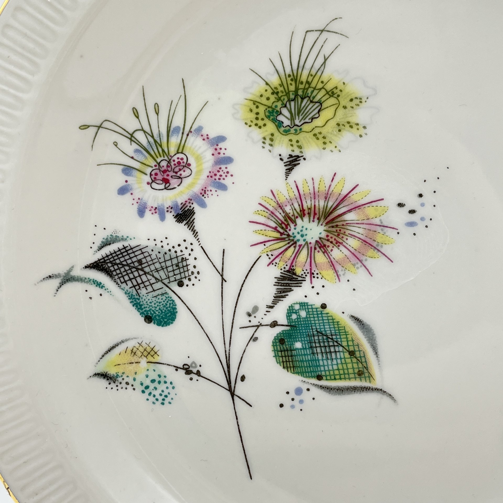 Набор десертных тарелок с абстрактным цветочным декором на 5 персон, фарфор, деколь, золочение, Stadtlengsfeld Joachim Döring/Rudolf Vogler, Германия, 1959-1963 гг.