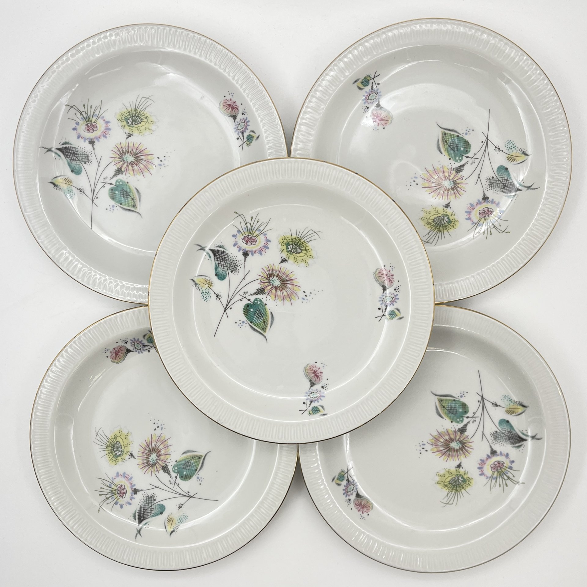 Набор десертных тарелок с абстрактным цветочным декором на 5 персон, фарфор, деколь, золочение, Stadtlengsfeld Joachim Döring/Rudolf Vogler, Германия, 1959-1963 гг.