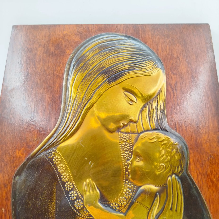 Панно настенное в стиле ретро "Мать и дитя" ("Материнство")