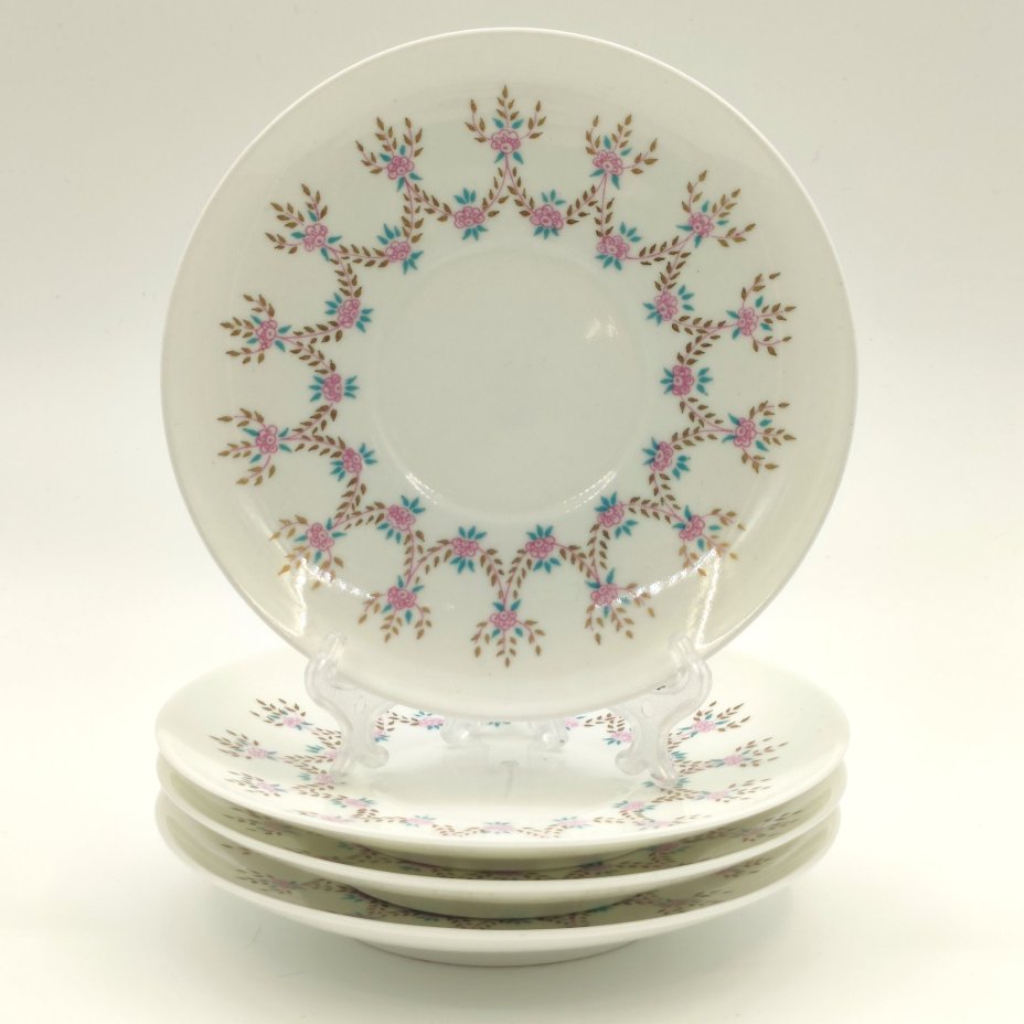 Набор из 4-х блюдец с декором в виде гирлянд, фарфор, деколь, Ленинградский фарфоровый завод (ЛФЗ), СССР, 1970-1991 гг.