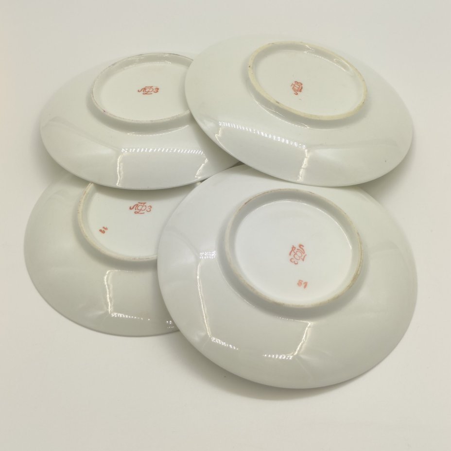 Набор из 4-х блюдец с декором в виде гирлянд, фарфор, деколь, Ленинградский фарфоровый завод (ЛФЗ), СССР, 1970-1991 гг.