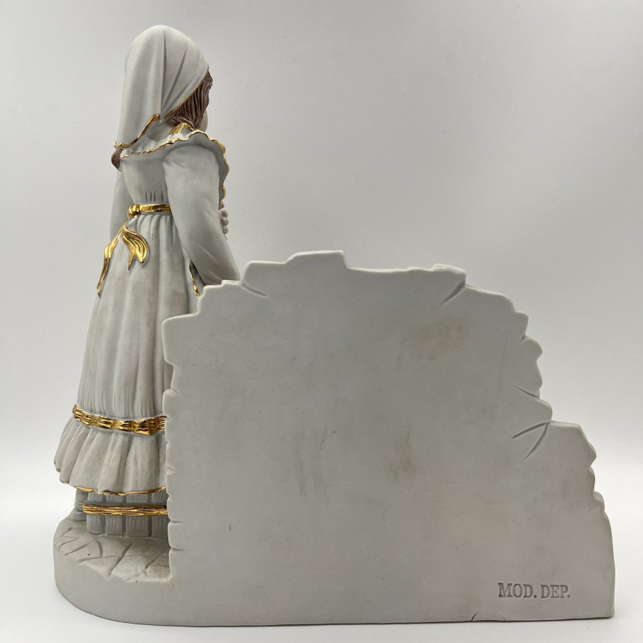 Статуэтка "Дети за уборкой"