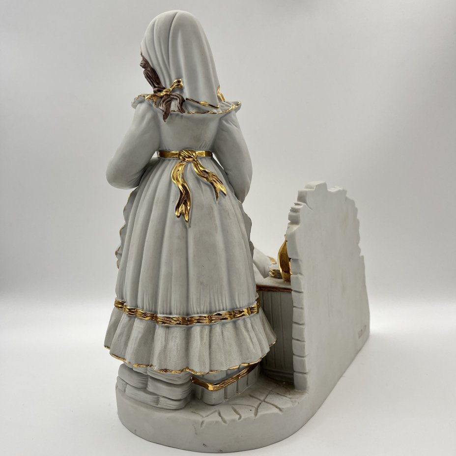 Статуэтка "Дети за уборкой"