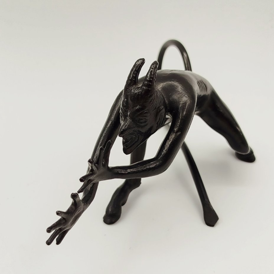 Статуэтка "Чертик", чугун, крашение, Каслинский чугунолитейный завод (Касли), СССР, 1970-1990 гг.