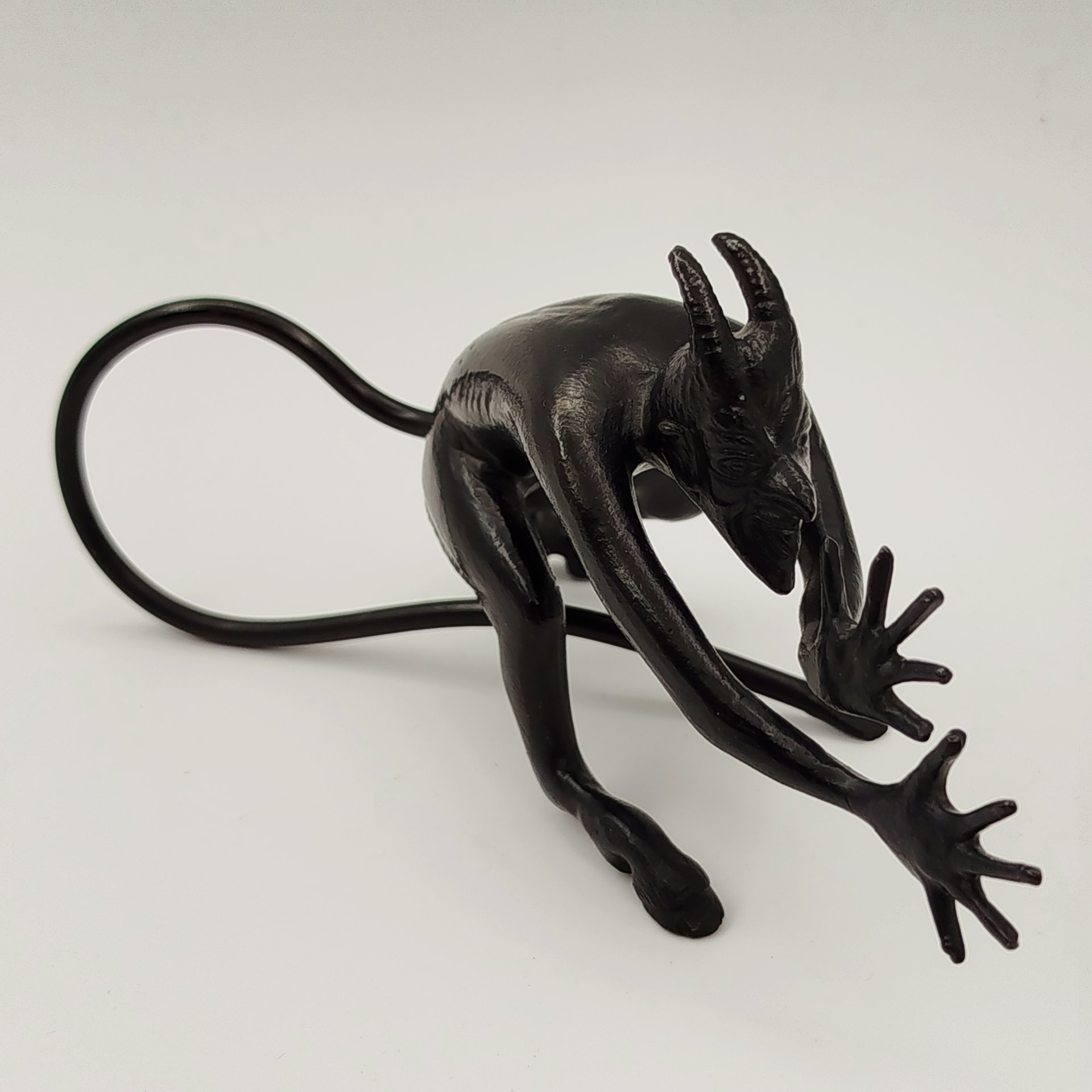 Статуэтка "Чертик", чугун, крашение, Каслинский чугунолитейный завод (Касли), СССР, 1970-1990 гг.