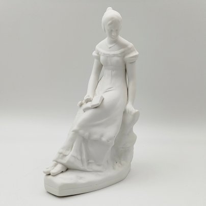 Статуэтка "Татьяна Ларина", скульптор Цепелев М. И., Дмитровский фарфоровый завод (ДФЗ Вербилки)
