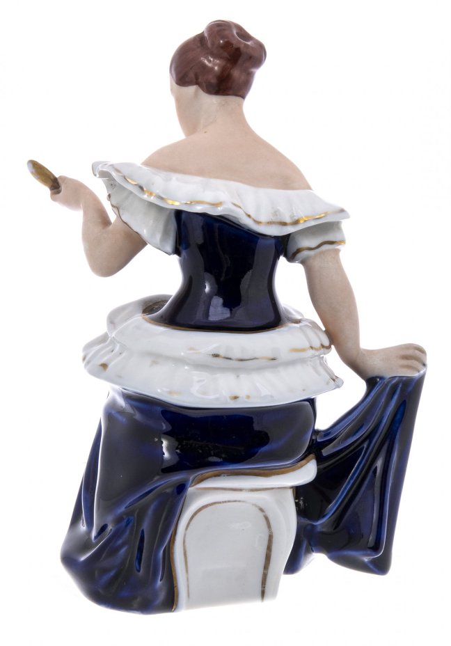 Статуэтка "Девушка с зеркалом", фарфор, мануфактура "Royal Dux", Чехия, 1990-1993 гг., Royal Dux