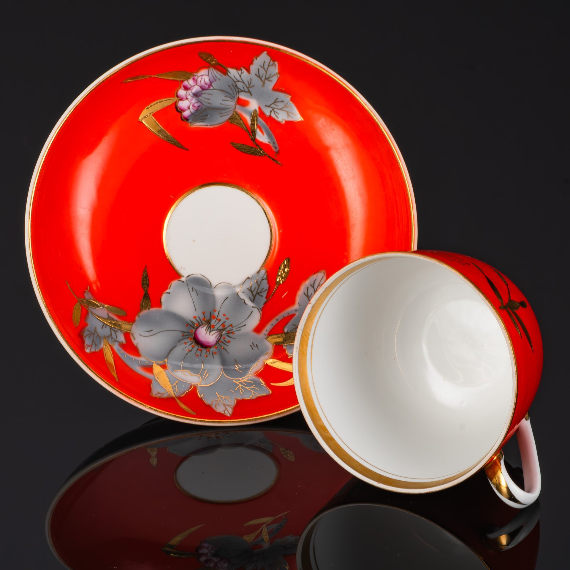 Пара чайная "Мальва" (большая) с дарственной "Участнику Великой Отечественной войны в день 30-летия Победы 1945-1975", фарфор, крытье, роспись, золочение, Барановский фарфоровый завод, СССР, 1975 г.