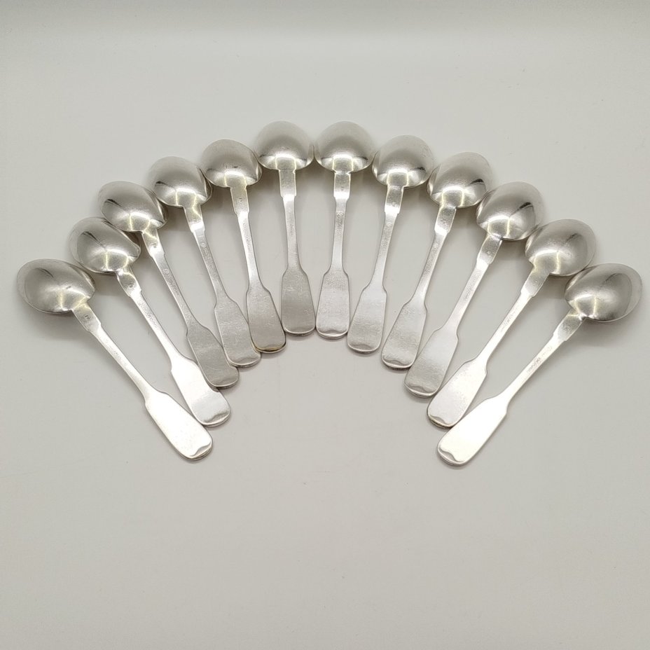 Набор из двенадцати десертных ложек с монограммами на черенках, металл, серебрение, Fraget (Фабрика серебряных и плакированных изделий Иосифа Фраже), Царство Польское, 1896-1917 гг.