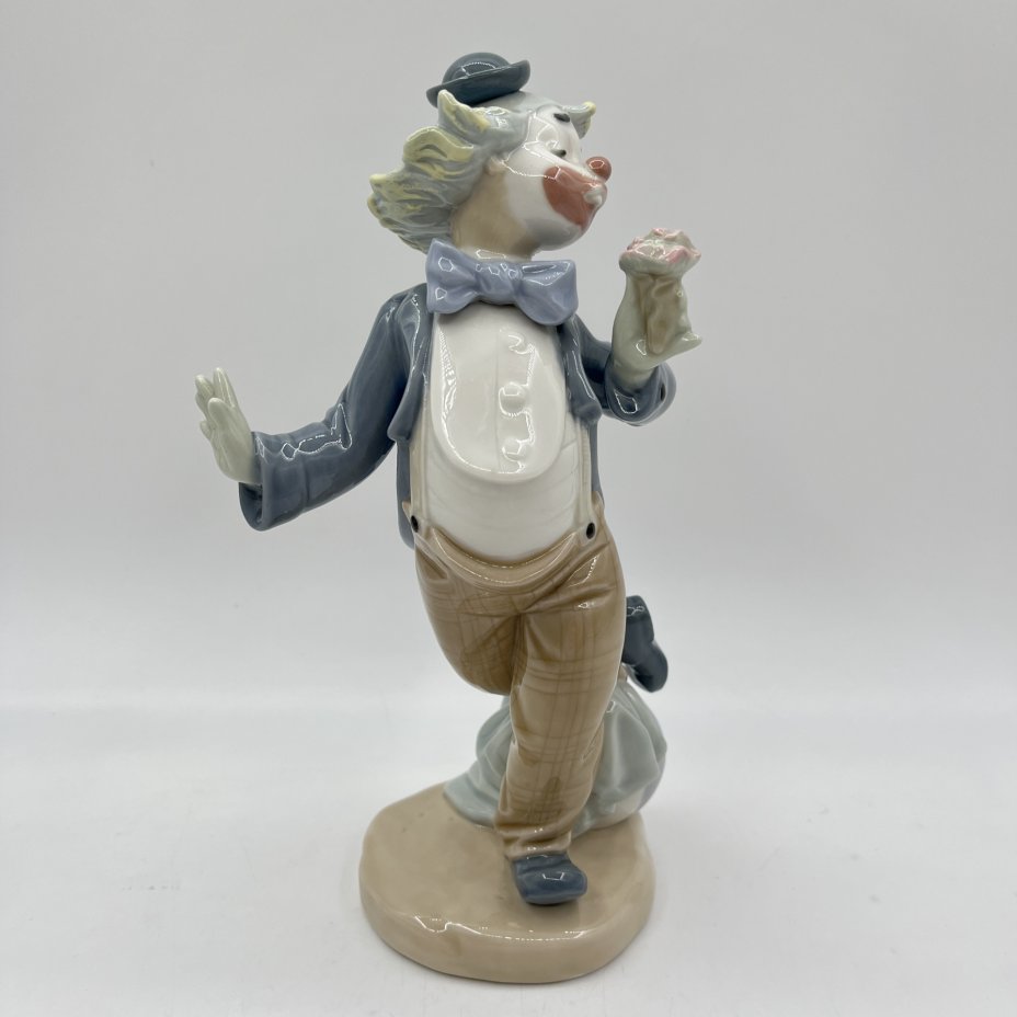 Статуэтка "Клоун с цветком в руке", NAO Porcelain