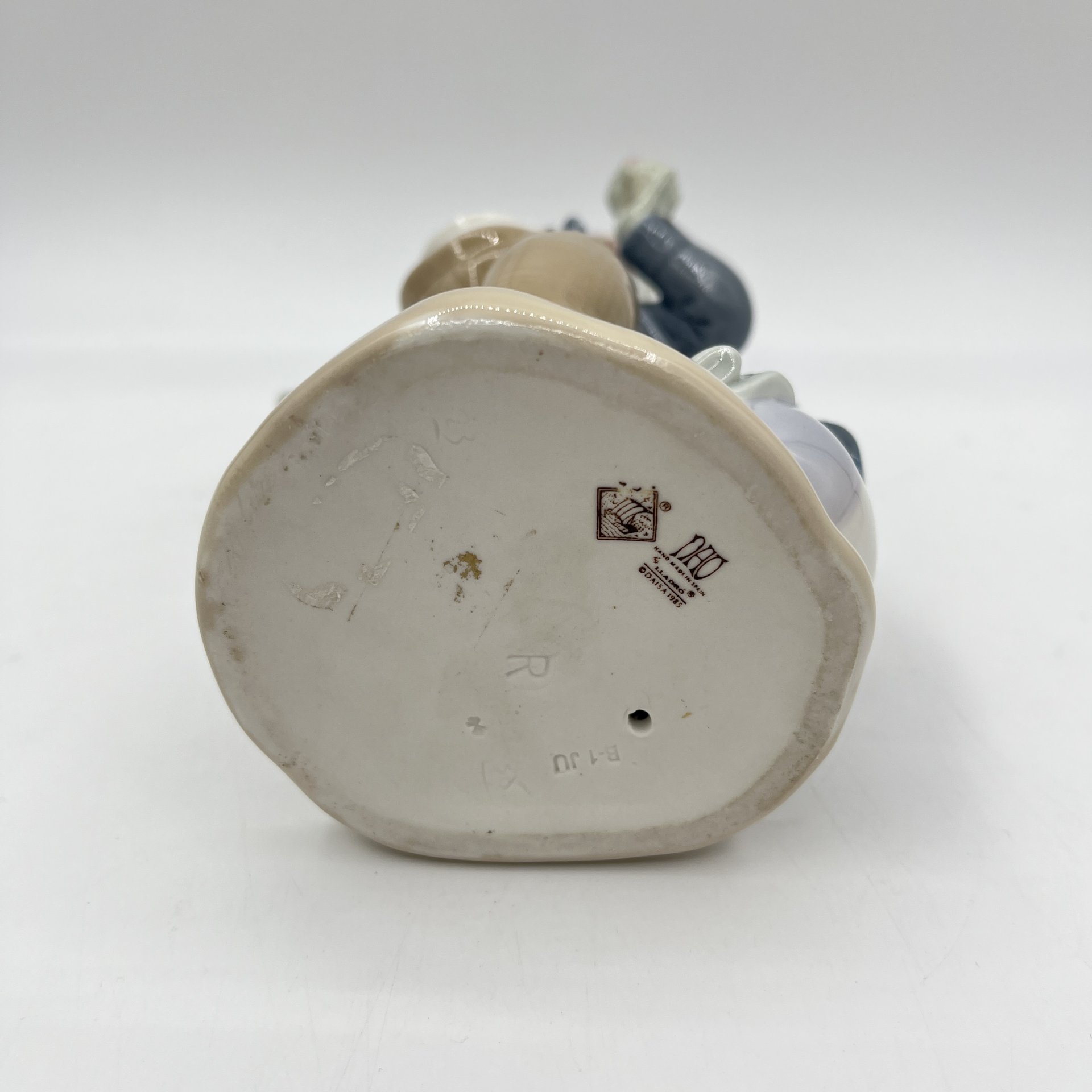 Статуэтка "Клоун с цветком в руке", NAO Porcelain