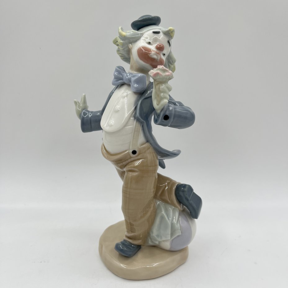 Статуэтка "Клоун с цветком в руке", NAO Porcelain