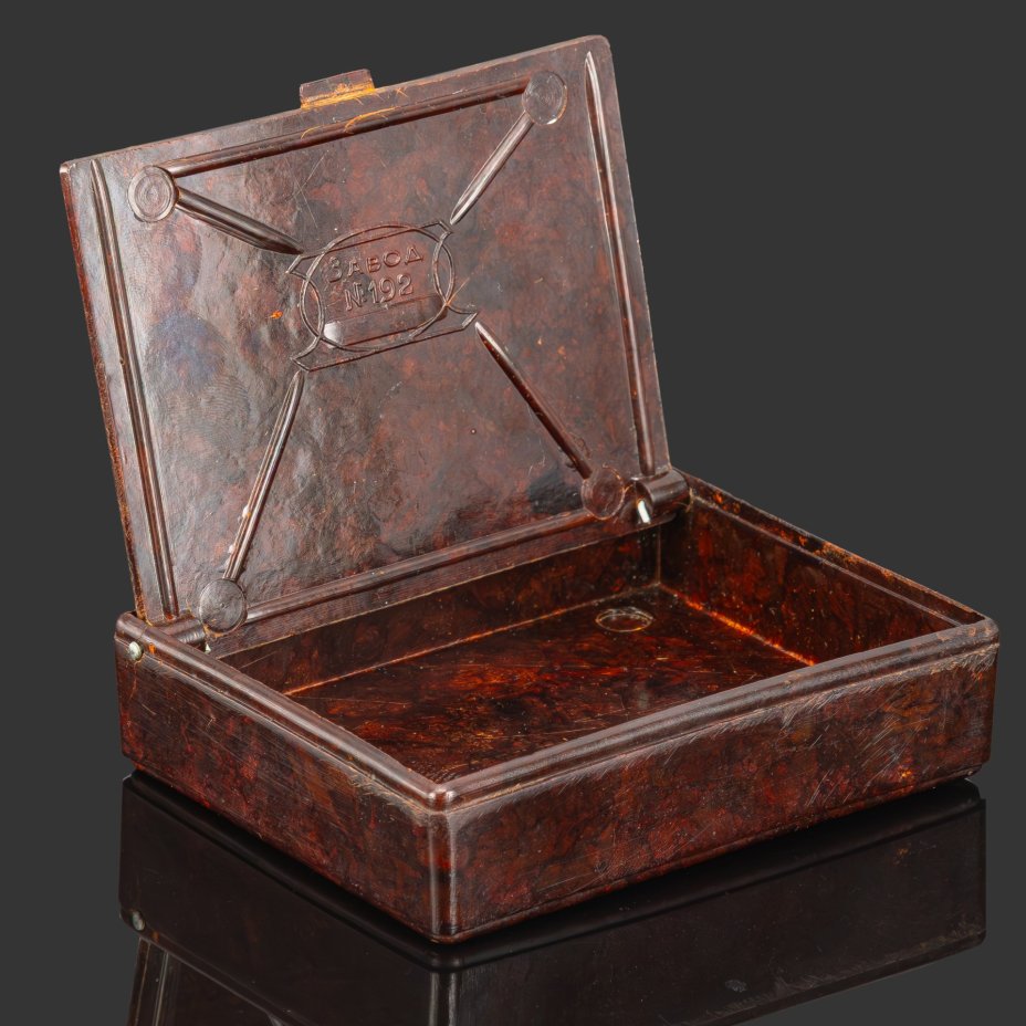 Портсигар "Кони", завод №192