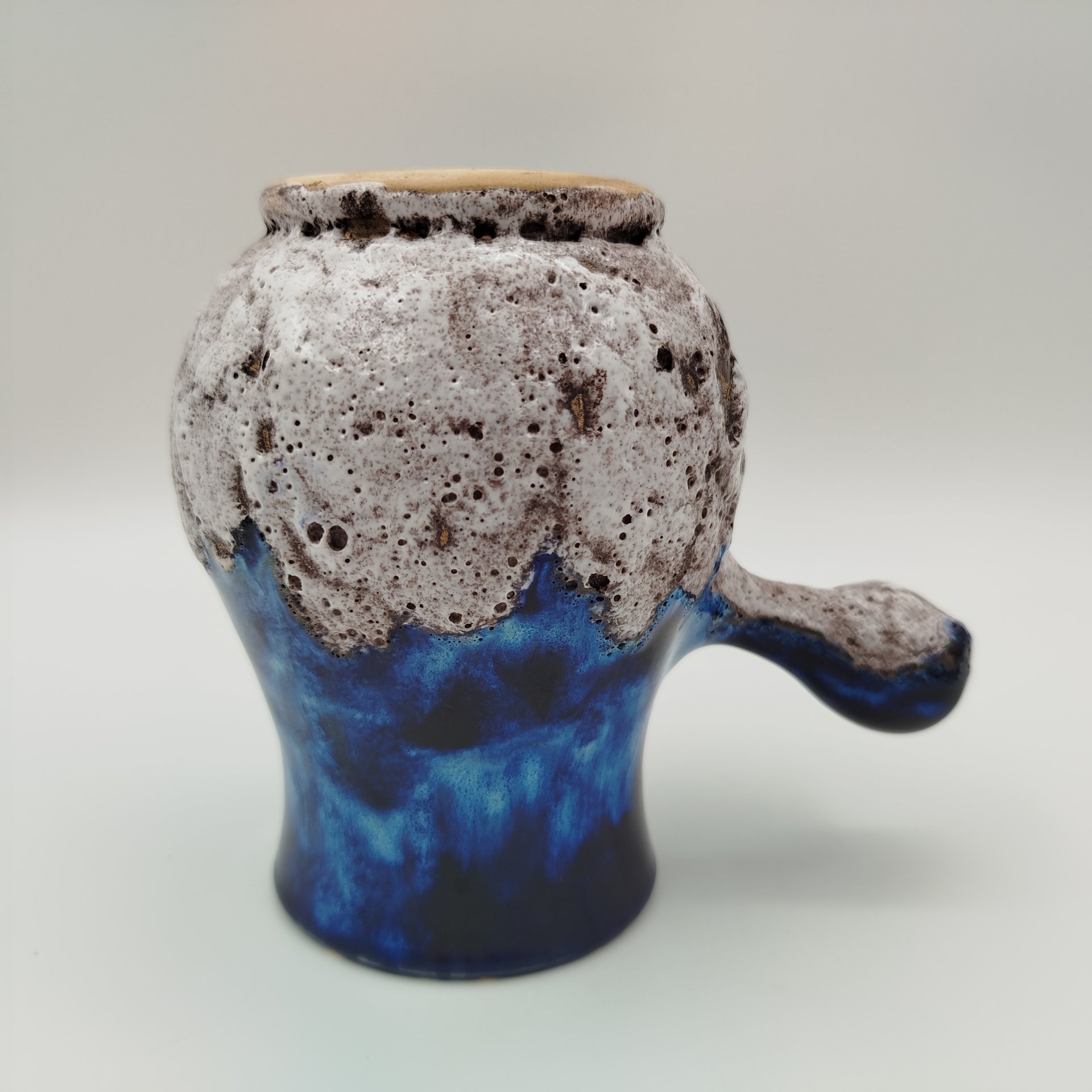 Молочник (сливочник) в технике Fat Lava, RLM Chantrier, керамика, поливы, Франция, 1960-1980 гг.