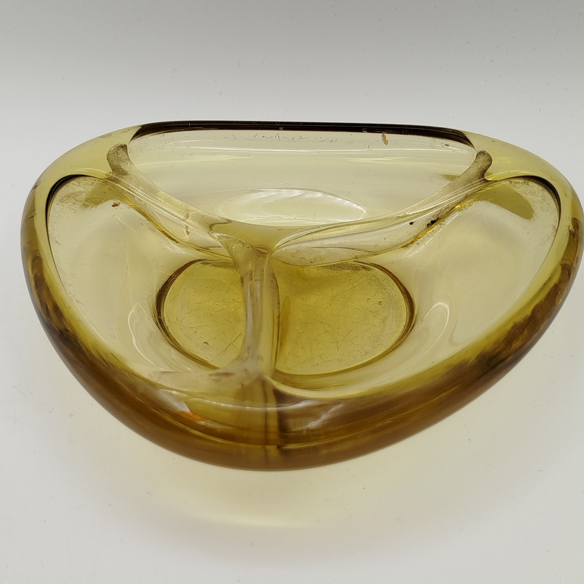 Пепельница трехсекционная, стекло, гутная техника, СССР, 1960-1980 гг.