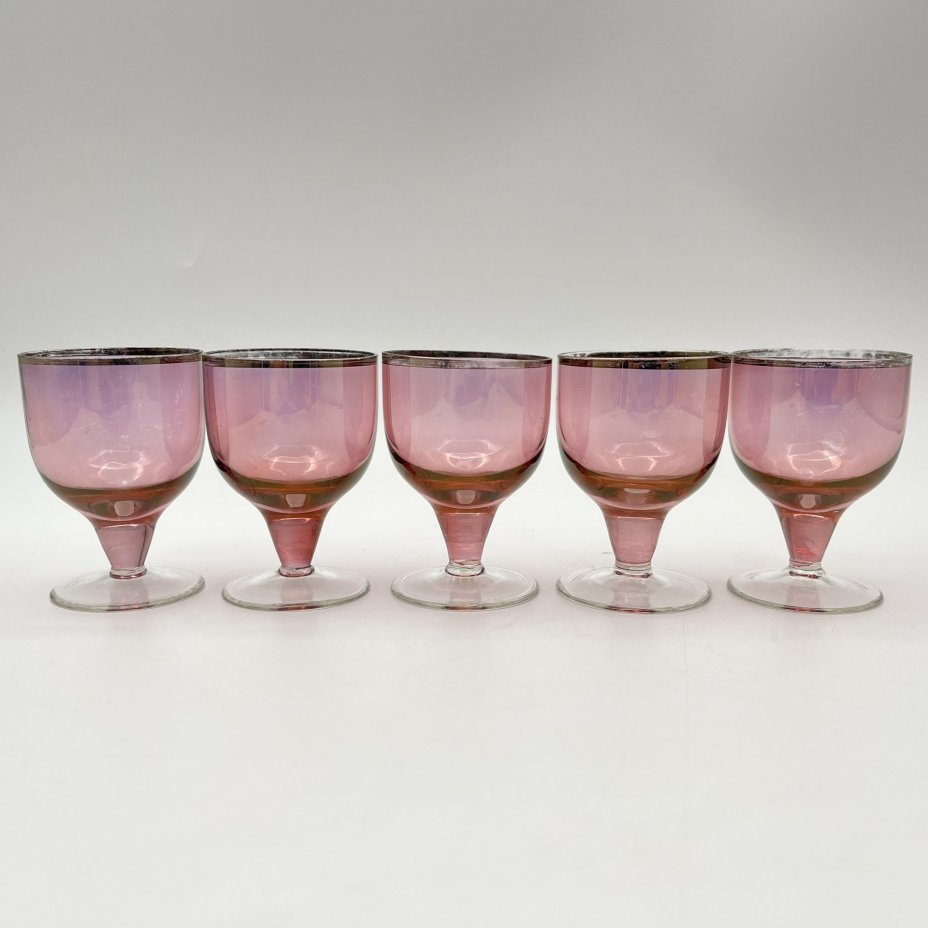 Набор рюмок розоватого оттенка на 5 персон, стекло, люстр, золочение, СССР, 1970-1990 гг.