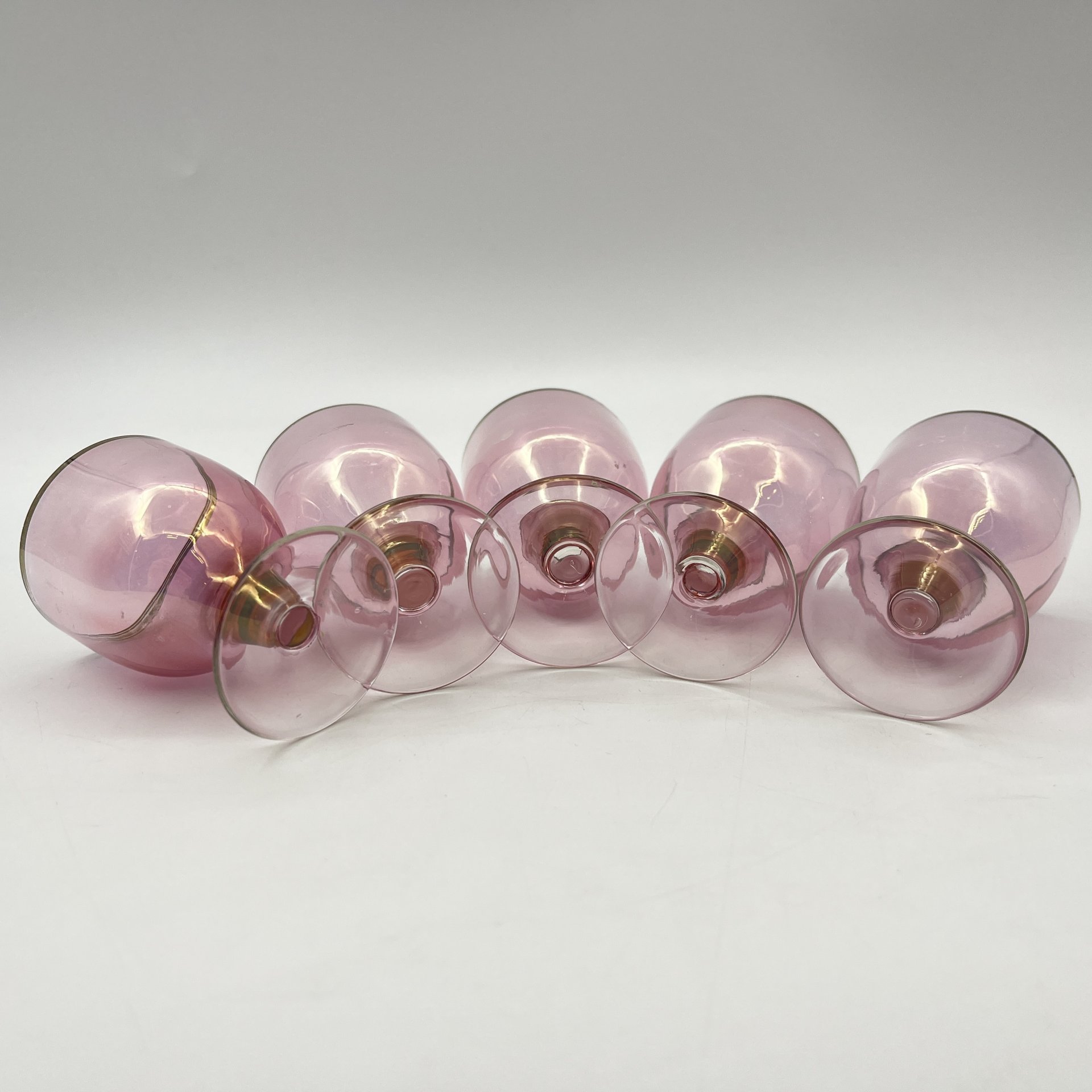 Набор рюмок розоватого оттенка на 5 персон, стекло, люстр, золочение, СССР, 1970-1990 гг.